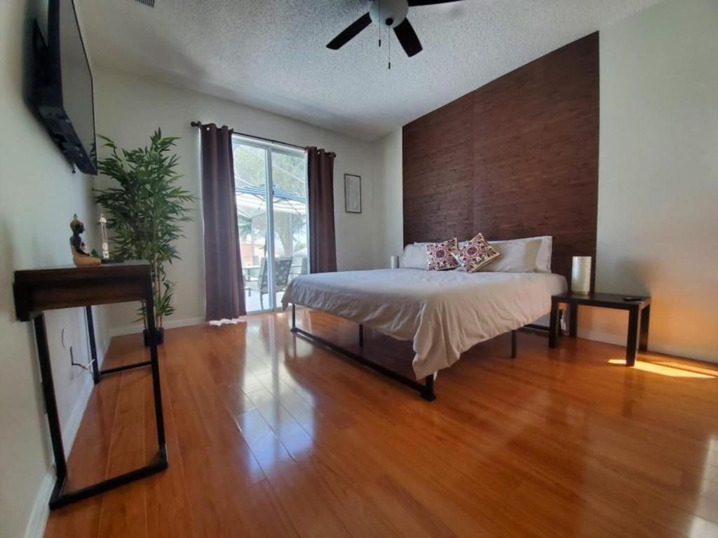 Enchanting Escape- 7 Bed, Pool, Spa & Games Room キシミー エクステリア 写真